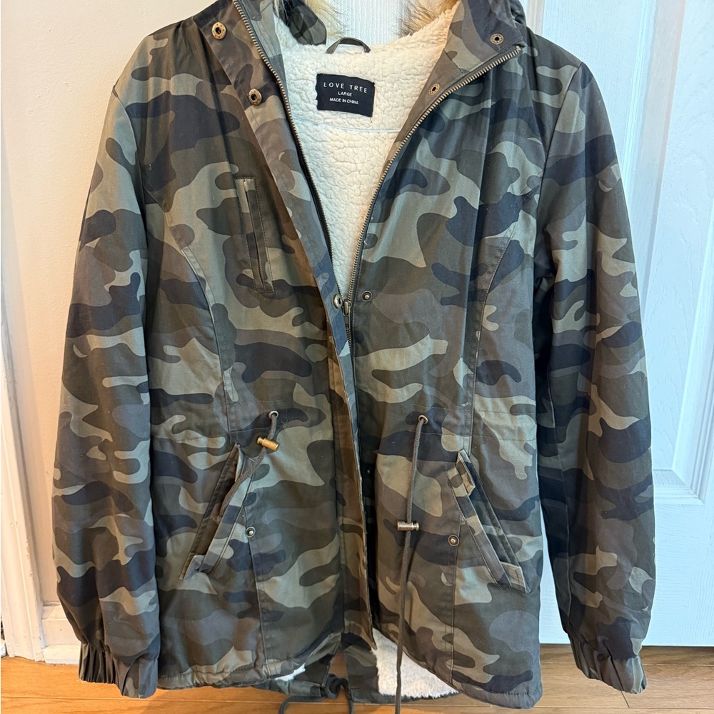 Love Tree Camouflage Sherpa-Lined Jacket
